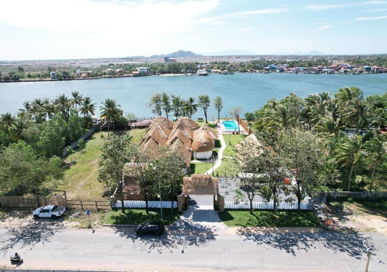 Sea Sand Resort Kampot Exteriör bild