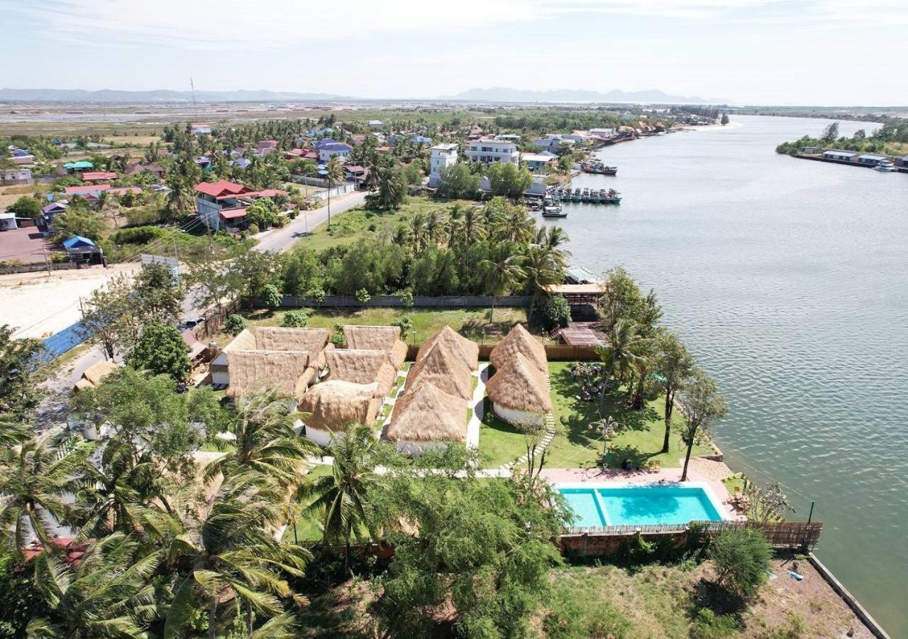 Sea Sand Resort Kampot Exteriör bild